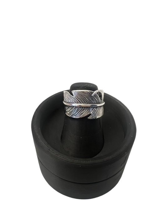 Flowing Feather Ring